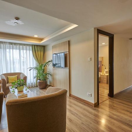 Hotel Crowne Imperial Катманду Екстериор снимка