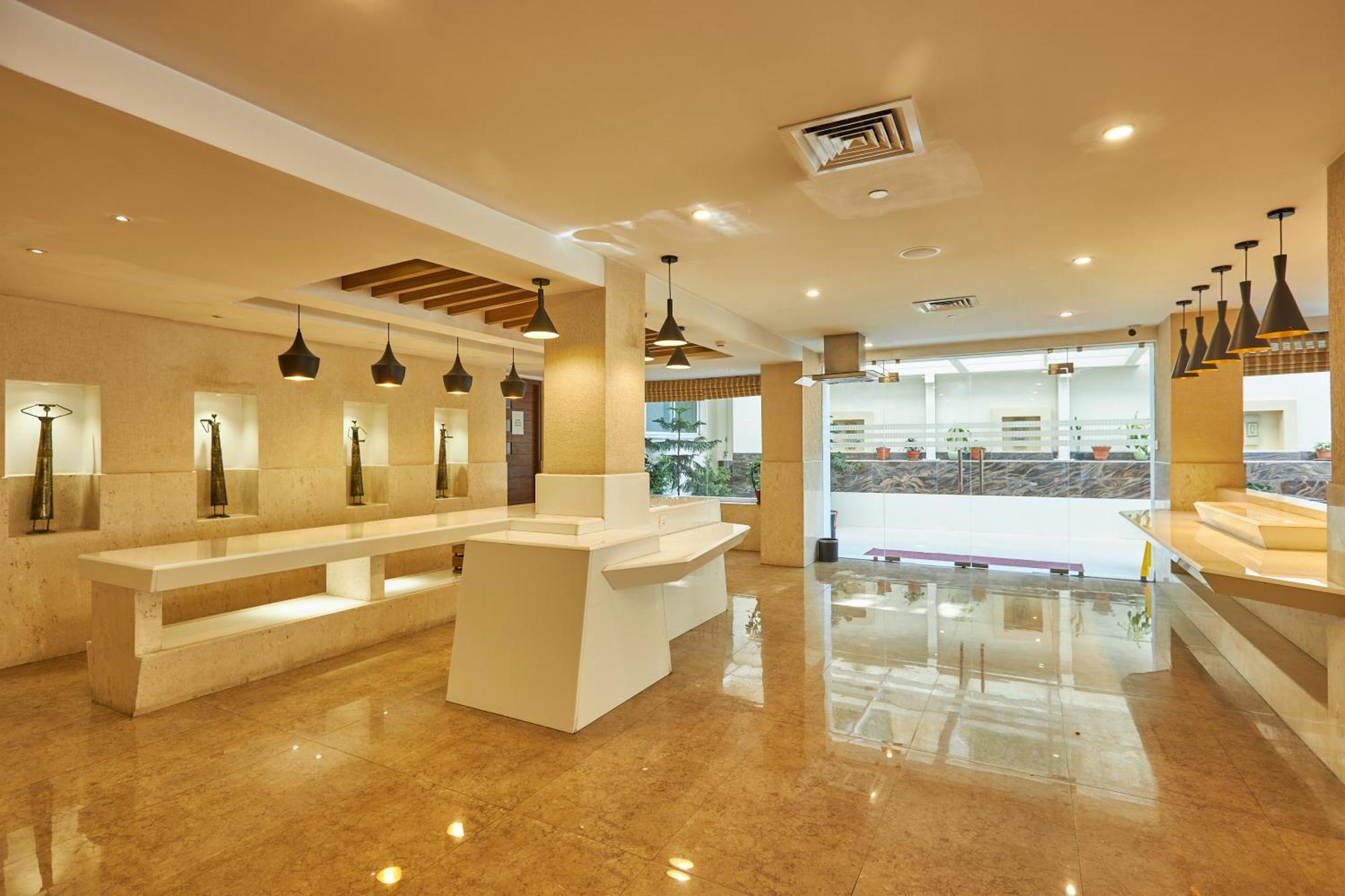 Hotel Crowne Imperial Катманду Екстериор снимка
