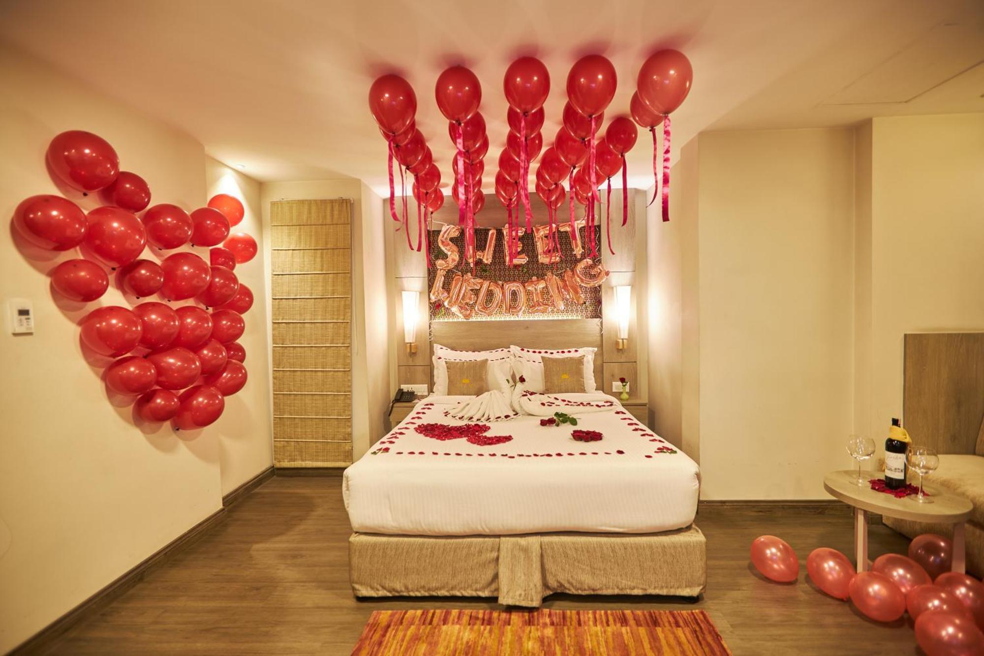 Hotel Crowne Imperial Катманду Екстериор снимка