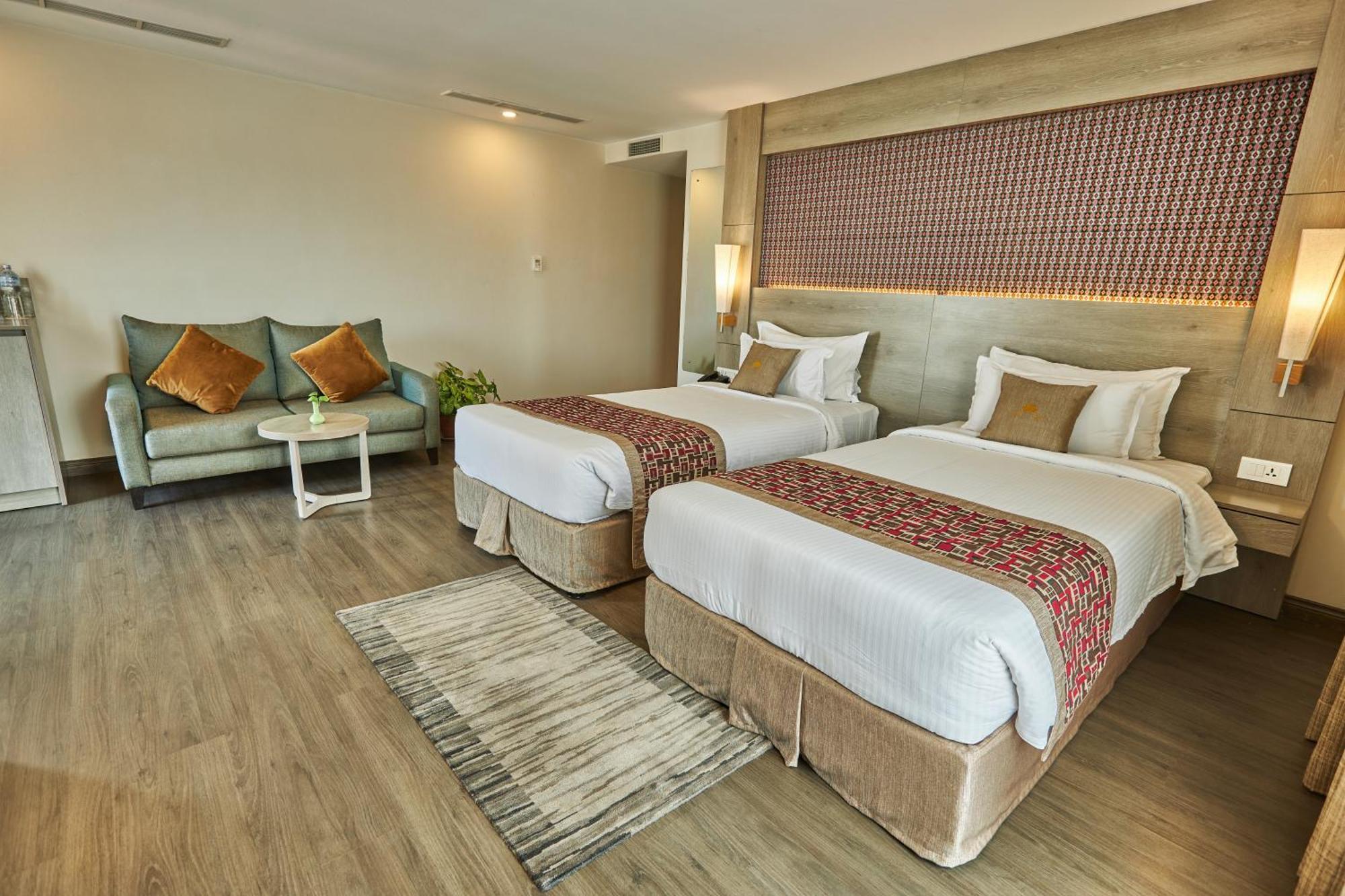 Hotel Crowne Imperial Катманду Екстериор снимка