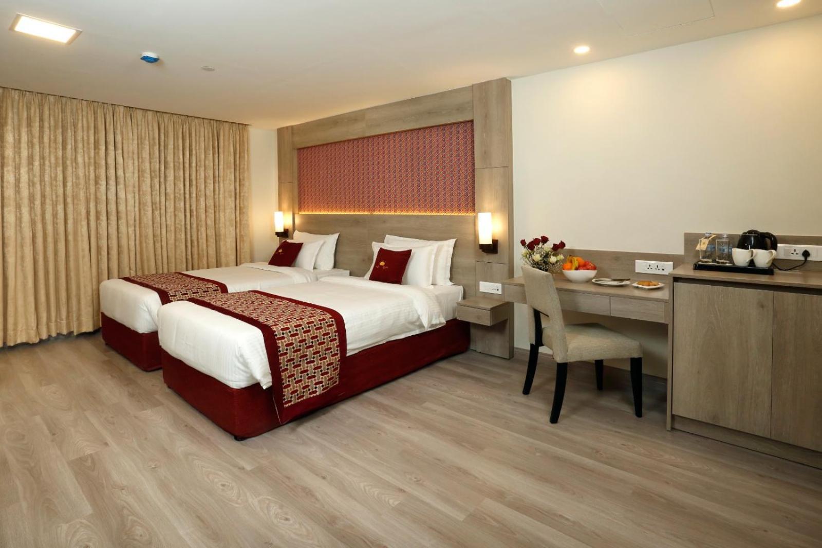 Hotel Crowne Imperial Катманду Екстериор снимка
