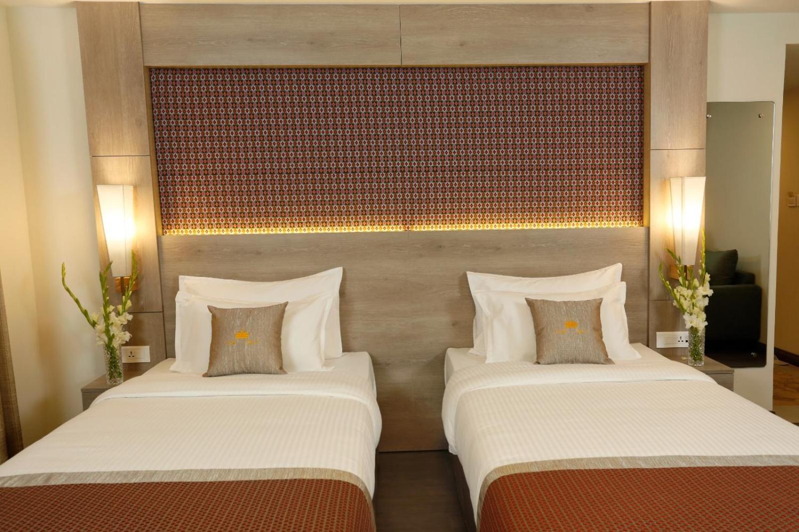 Hotel Crowne Imperial Катманду Екстериор снимка