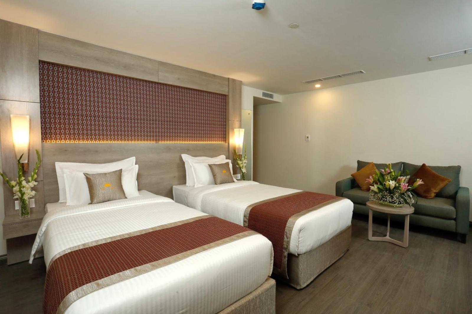 Hotel Crowne Imperial Катманду Екстериор снимка