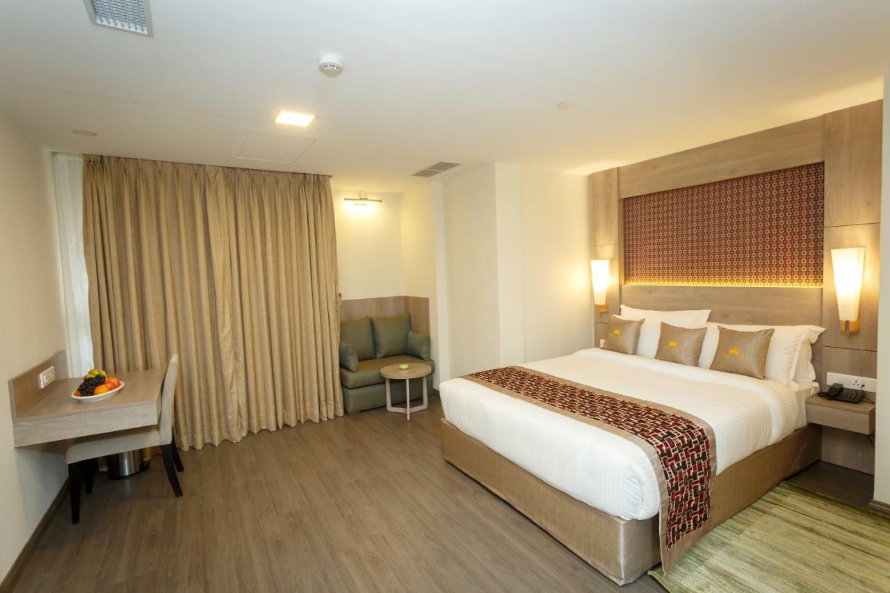 Hotel Crowne Imperial Катманду Екстериор снимка