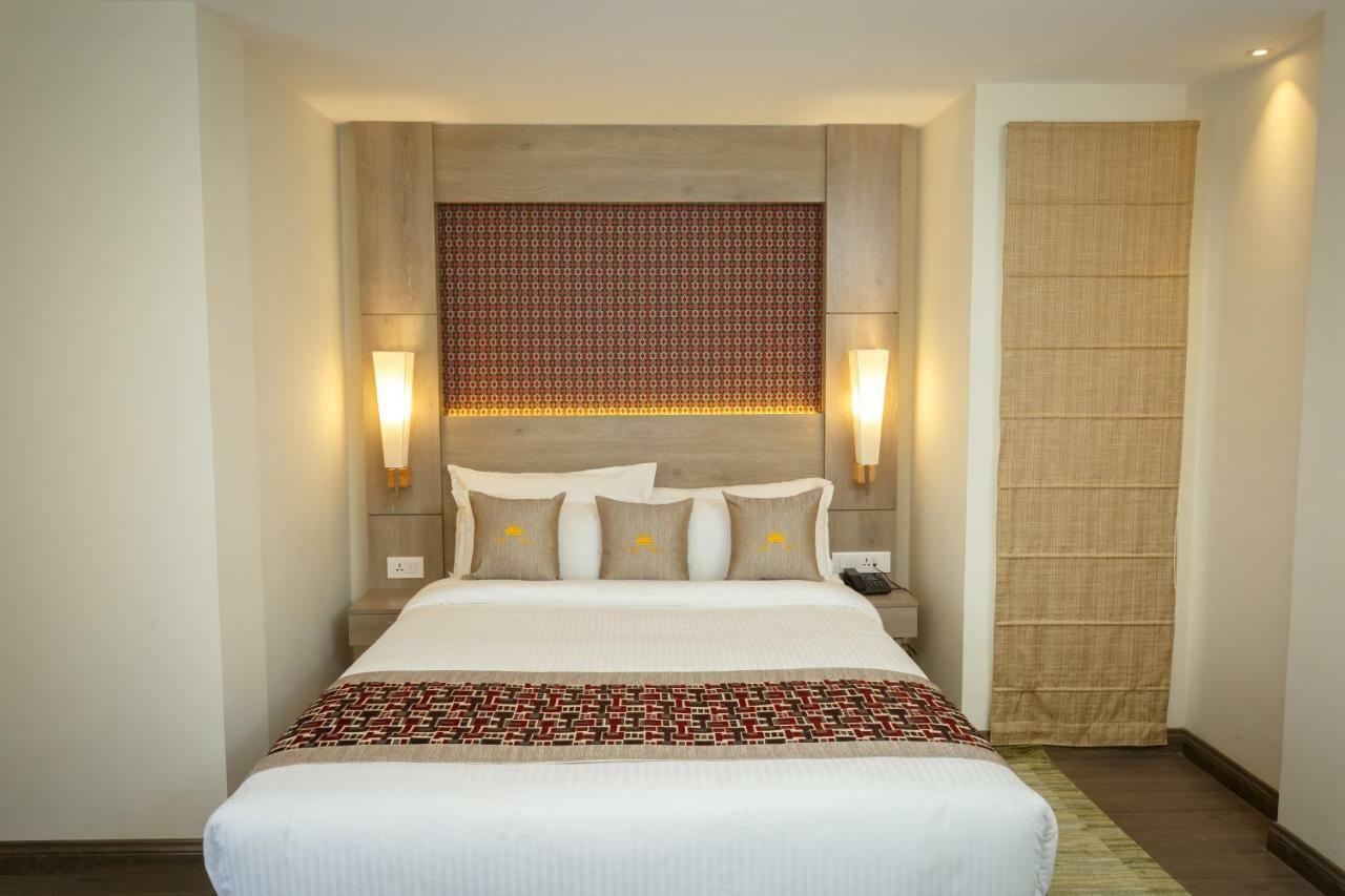 Hotel Crowne Imperial Катманду Екстериор снимка