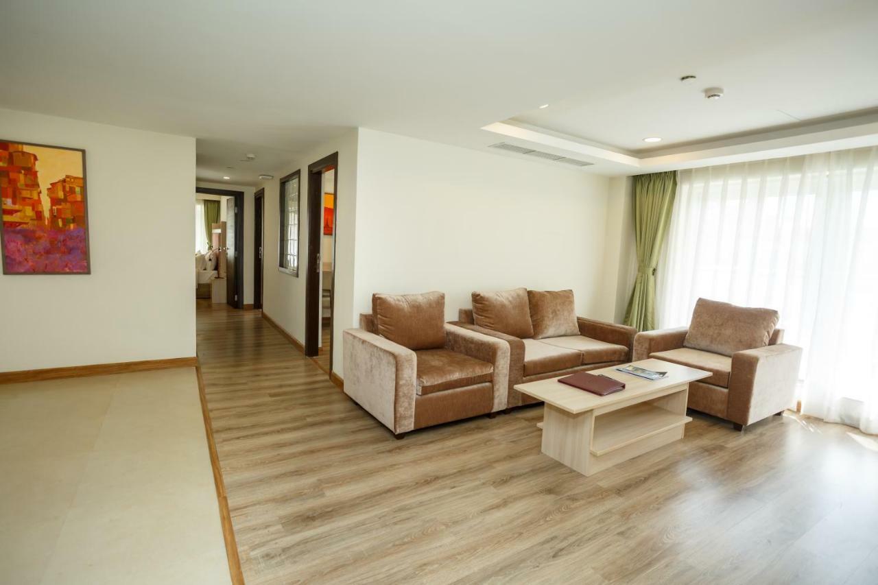 Hotel Crowne Imperial Катманду Екстериор снимка
