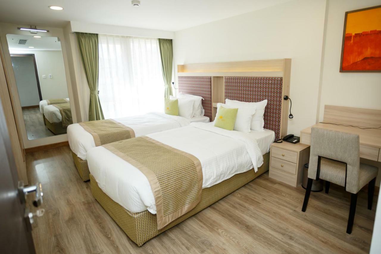 Hotel Crowne Imperial Катманду Екстериор снимка