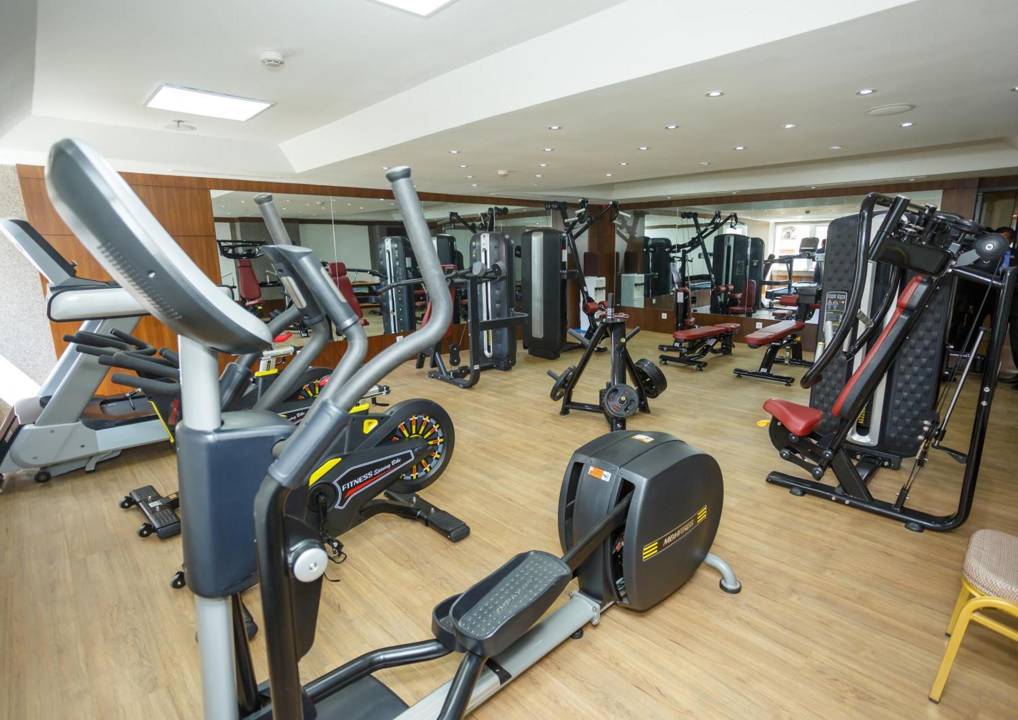 Hotel Crowne Imperial Катманду Екстериор снимка